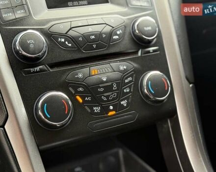 Чорний Форд Фьюжен, об'ємом двигуна 2 л та пробігом 200 тис. км за 15290 $, фото 29 на Automoto.ua