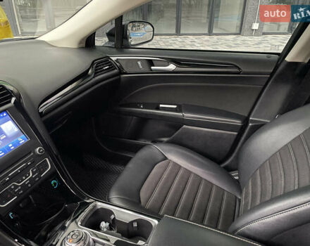 Форд Фьюжен 2018 у Вараш (Кузнецовськ) на Automoto.ua Чорний Форд Фьюжен, об'ємом двигуна 2.5 л та пробігом 131 тис. км за 14500 $, фото 24 на Automoto.ua