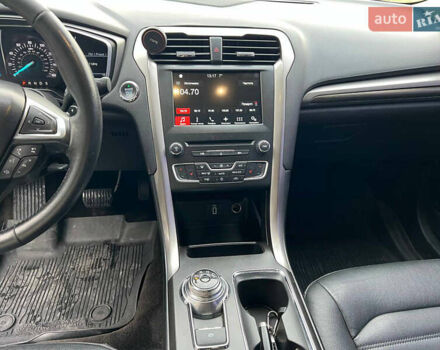 Чорний Форд Фьюжен, об'ємом двигуна 1.5 л та пробігом 112 тис. км за 11940 $, фото 27 на Automoto.ua