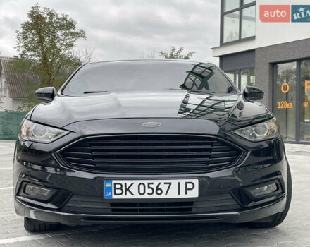 Форд Фьюжен 2018 у Вараш (Кузнецовськ) на Automoto.ua Чорний Форд Фьюжен, об'ємом двигуна 2.5 л та пробігом 131 тис. км за 14500 $, фото 2 на Automoto.ua