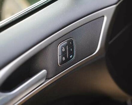 Черный Форд Фьюжн, объемом двигателя 2 л и пробегом 90 тыс. км за 11200 $, фото 2 на Automoto.ua