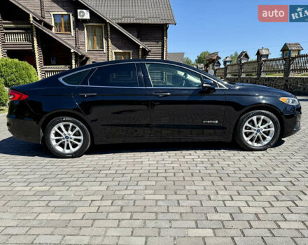 Черный Форд Фьюжн, объемом двигателя 2 л и пробегом 135 тыс. км за 17500 $, фото 4 на Automoto.ua