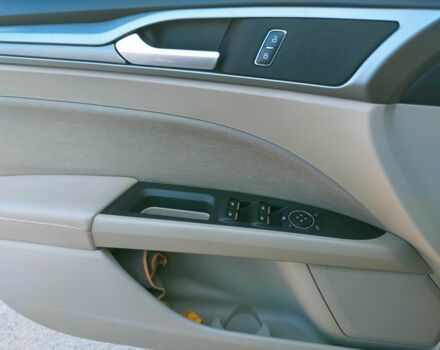 Черный Форд Фьюжн, объемом двигателя 1.5 л и пробегом 95 тыс. км за 12000 $, фото 4 на Automoto.ua