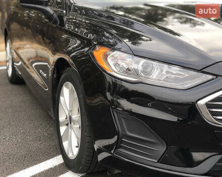 Черный Форд Фьюжн, объемом двигателя 2 л и пробегом 87 тыс. км за 16400 $, фото 2 на Automoto.ua