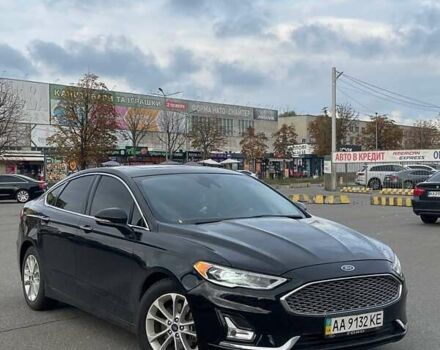 Форд Фьюжн 2020 в Киеве на Automoto.ua Черный Форд Фьюжн, объемом двигателя 2 л и пробегом 71 тыс. км за 19300 $, фото 1 на Automoto.ua