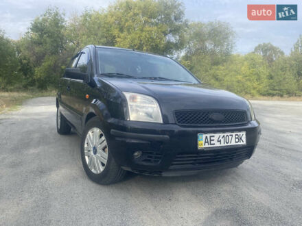 Форд Фьюжен 2003 у Дніпро (Дніпропетровську) на Automoto.ua Чорний Форд Фьюжен, об'ємом двигуна 1.6 л та пробігом 290 тис. км за 4100 $, фото 1 на Automoto.ua