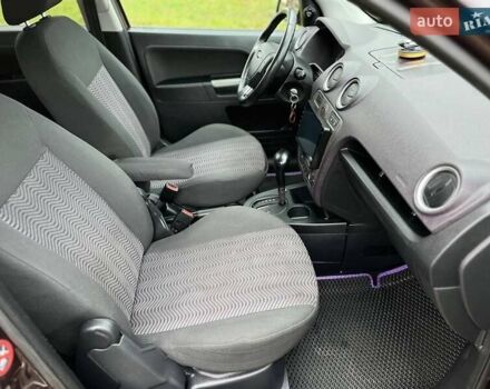 Фіолетовий Форд Фьюжен, об'ємом двигуна 1.6 л та пробігом 180 тис. км за 6500 $, фото 19 на Automoto.ua