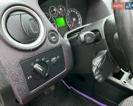 Фіолетовий Форд Фьюжен, об'ємом двигуна 1.6 л та пробігом 180 тис. км за 6500 $, фото 12 на Automoto.ua