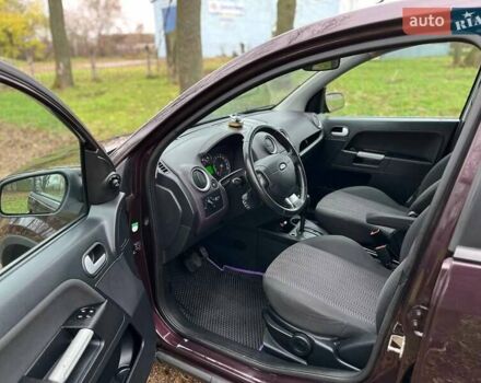 Фіолетовий Форд Фьюжен, об'ємом двигуна 1.6 л та пробігом 180 тис. км за 6500 $, фото 6 на Automoto.ua