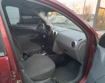 Красный Форд Фьюжн, объемом двигателя 1.4 л и пробегом 280 тыс. км за 3800 $, фото 3 на Automoto.ua