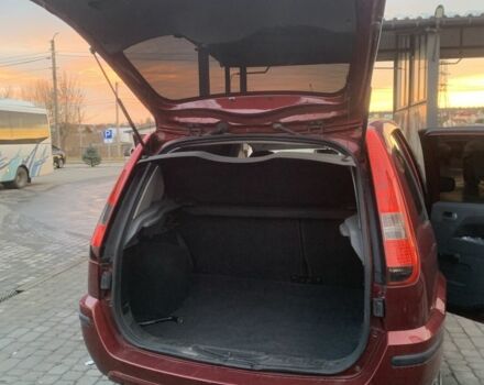 Красный Форд Фьюжн, объемом двигателя 1.4 л и пробегом 280 тыс. км за 3800 $, фото 6 на Automoto.ua