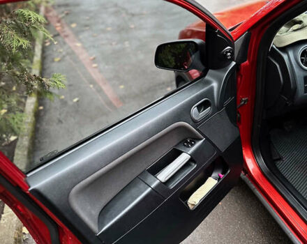 Красный Форд Фьюжн, объемом двигателя 1.4 л и пробегом 219 тыс. км за 5150 $, фото 12 на Automoto.ua