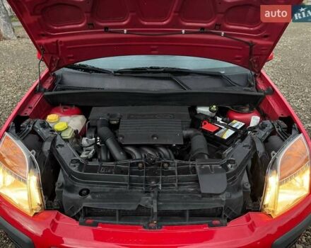 Красный Форд Фьюжн, объемом двигателя 1.4 л и пробегом 197 тыс. км за 4850 $, фото 25 на Automoto.ua