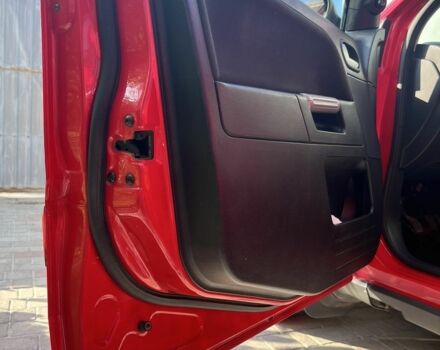 Красный Форд Фьюжн, объемом двигателя 1.6 л и пробегом 290 тыс. км за 4800 $, фото 6 на Automoto.ua