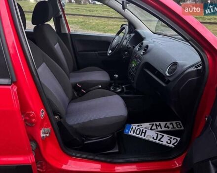 Красный Форд Фьюжн, объемом двигателя 1.4 л и пробегом 197 тыс. км за 4850 $, фото 16 на Automoto.ua