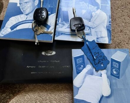 Красный Форд Фьюжн, объемом двигателя 1.6 л и пробегом 290 тыс. км за 4800 $, фото 1 на Automoto.ua