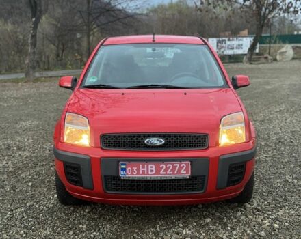 Красный Форд Фьюжн, объемом двигателя 1.4 л и пробегом 195 тыс. км за 4750 $, фото 4 на Automoto.ua