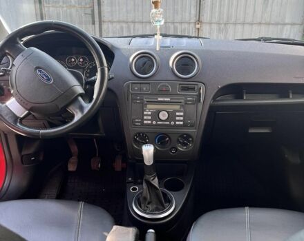 Красный Форд Фьюжн, объемом двигателя 1.6 л и пробегом 290 тыс. км за 4800 $, фото 4 на Automoto.ua