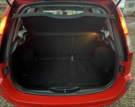Красный Форд Фьюжн, объемом двигателя 1.4 л и пробегом 195 тыс. км за 4750 $, фото 19 на Automoto.ua