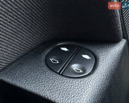 Красный Форд Фьюжн, объемом двигателя 1.39 л и пробегом 194 тыс. км за 4500 $, фото 23 на Automoto.ua