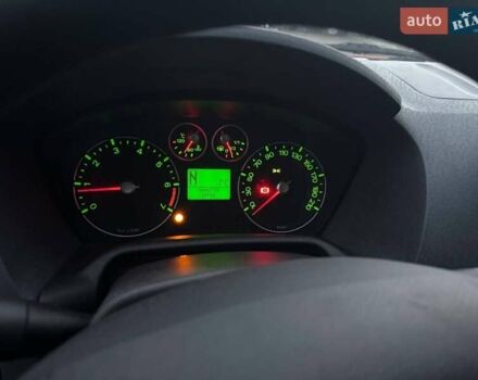 Красный Форд Фьюжн, объемом двигателя 1.4 л и пробегом 197 тыс. км за 4850 $, фото 17 на Automoto.ua