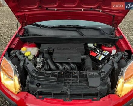 Красный Форд Фьюжн, объемом двигателя 1.4 л и пробегом 197 тыс. км за 4850 $, фото 26 на Automoto.ua