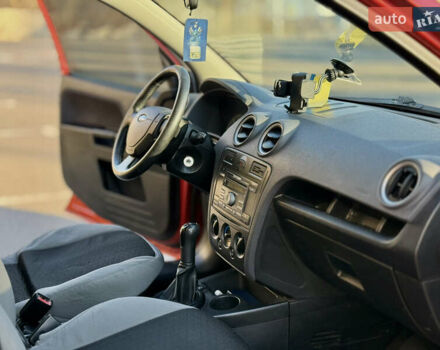 Красный Форд Фьюжн, объемом двигателя 1.4 л и пробегом 185 тыс. км за 4899 $, фото 18 на Automoto.ua