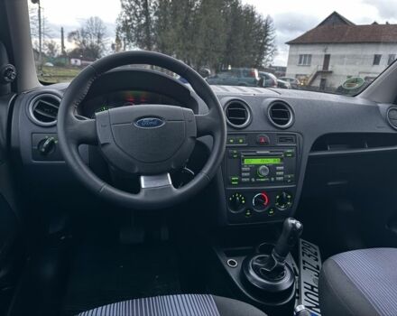 Красный Форд Фьюжн, объемом двигателя 1.4 л и пробегом 195 тыс. км за 4750 $, фото 18 на Automoto.ua