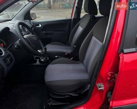 Красный Форд Фьюжн, объемом двигателя 1.4 л и пробегом 197 тыс. км за 4850 $, фото 23 на Automoto.ua