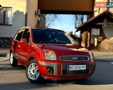 Красный Форд Фьюжн, объемом двигателя 1.4 л и пробегом 185 тыс. км за 4899 $, фото 4 на Automoto.ua