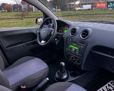 Красный Форд Фьюжн, объемом двигателя 1.4 л и пробегом 197 тыс. км за 4850 $, фото 18 на Automoto.ua