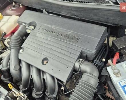 Красный Форд Фьюжн, объемом двигателя 1.6 л и пробегом 147 тыс. км за 4750 $, фото 11 на Automoto.ua