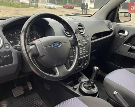 Красный Форд Фьюжн, объемом двигателя 1.39 л и пробегом 131 тыс. км за 5500 $, фото 8 на Automoto.ua