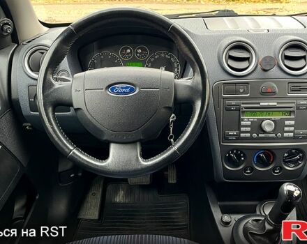 Красный Форд Фьюжн, объемом двигателя 1.6 л и пробегом 131 тыс. км за 5500 $, фото 11 на Automoto.ua