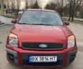Красный Форд Фьюжн, объемом двигателя 1.39 л и пробегом 270 тыс. км за 3800 $, фото 1 на Automoto.ua