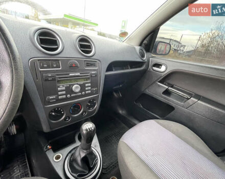 Червоний Форд Фьюжен, об'ємом двигуна 1.2 л та пробігом 210 тис. км за 3950 $, фото 18 на Automoto.ua