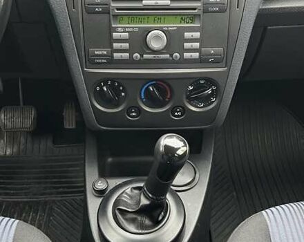 Красный Форд Фьюжн, объемом двигателя 1.39 л и пробегом 131 тыс. км за 5500 $, фото 13 на Automoto.ua