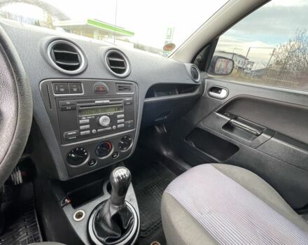 Червоний Форд Фьюжен, об'ємом двигуна 1.2 л та пробігом 210 тис. км за 3950 $, фото 14 на Automoto.ua