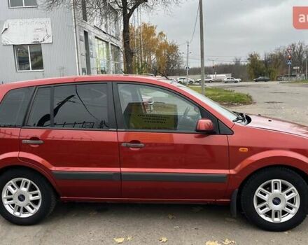 Красный Форд Фьюжн, объемом двигателя 1.39 л и пробегом 131 тыс. км за 5500 $, фото 3 на Automoto.ua