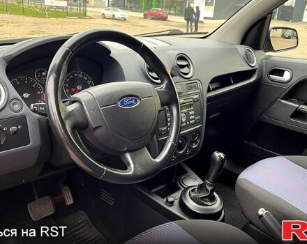 Красный Форд Фьюжн, объемом двигателя 1.6 л и пробегом 131 тыс. км за 5500 $, фото 6 на Automoto.ua