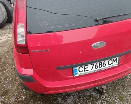 Красный Форд Фьюжн, объемом двигателя 1 л и пробегом 178 тыс. км за 3100 $, фото 5 на Automoto.ua
