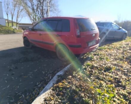 Красный Форд Фьюжн, объемом двигателя 1 л и пробегом 178 тыс. км за 3100 $, фото 2 на Automoto.ua