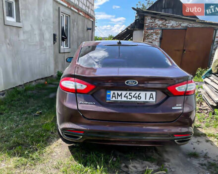 Красный Форд Фьюжн, объемом двигателя 2 л и пробегом 289 тыс. км за 8900 $, фото 2 на Automoto.ua