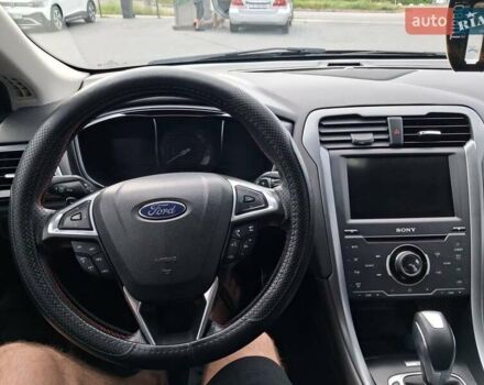 Красный Форд Фьюжн, объемом двигателя 2 л и пробегом 161 тыс. км за 10999 $, фото 12 на Automoto.ua