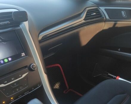 Красный Форд Фьюжн, объемом двигателя 2 л и пробегом 260 тыс. км за 11000 $, фото 7 на Automoto.ua