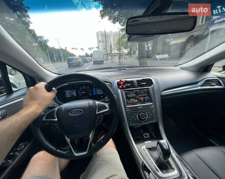 Красный Форд Фьюжн, объемом двигателя 2 л и пробегом 155 тыс. км за 12999 $, фото 12 на Automoto.ua