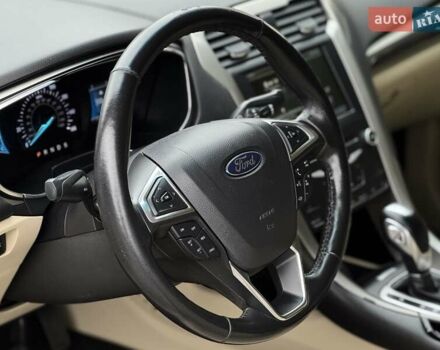 Красный Форд Фьюжн, объемом двигателя 1.6 л и пробегом 156 тыс. км за 8500 $, фото 10 на Automoto.ua