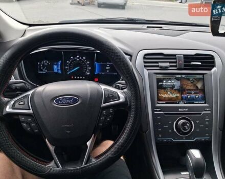 Красный Форд Фьюжн, объемом двигателя 2 л и пробегом 161 тыс. км за 10999 $, фото 14 на Automoto.ua