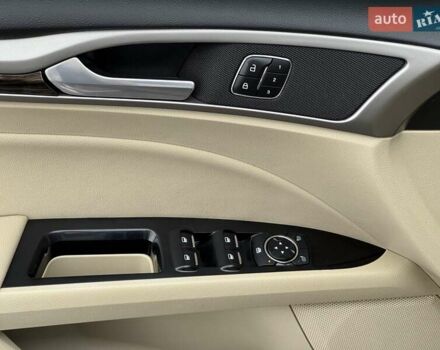 Красный Форд Фьюжн, объемом двигателя 1.6 л и пробегом 156 тыс. км за 8500 $, фото 39 на Automoto.ua