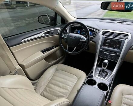 Красный Форд Фьюжн, объемом двигателя 1.6 л и пробегом 156 тыс. км за 8500 $, фото 16 на Automoto.ua